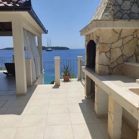 Beachfront House With Hot Tubcove Tri Luke, Korcula - 22092