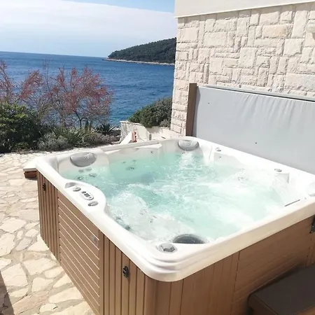 בית נופש Seaside House Cove Tri Luke, Korcula - 22092 *
